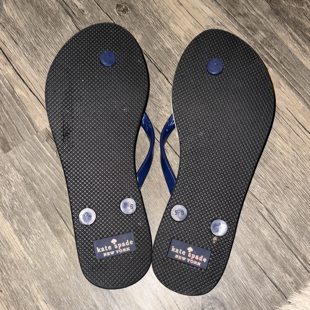 Kate Spade Jelly W/Bow and Spade Flip Flops Sz 6 - Picture 4 of 4